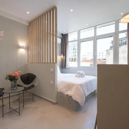 Yellow Door, Nilie Hospitality Mgmt Apartment